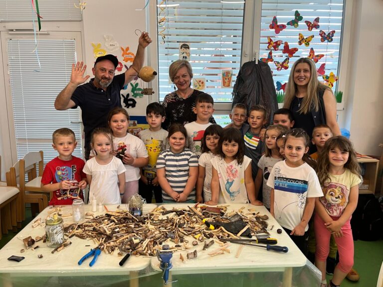 Drvo po drvo – igračka!