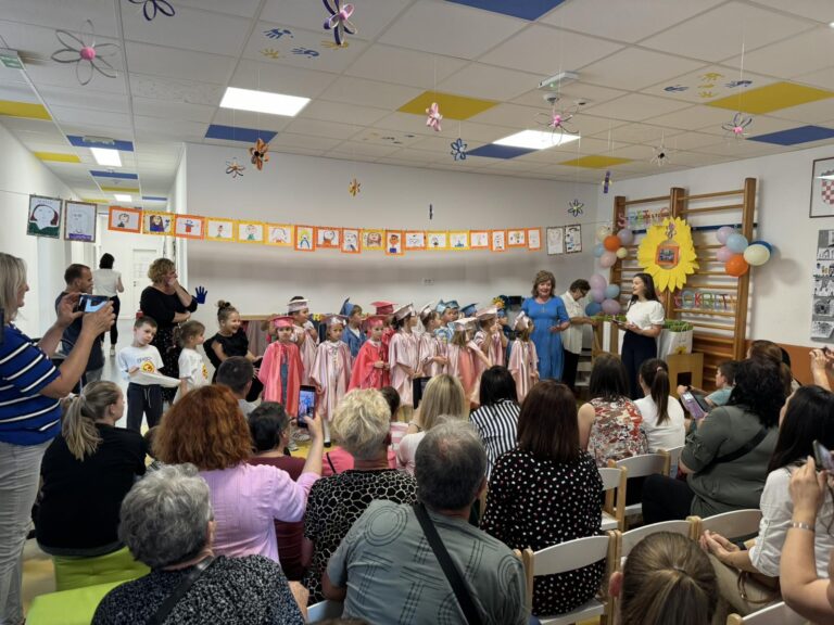 Završna svečanost za školarce Suncokrete
