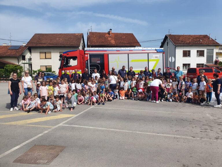 Upoznali smo vatrogasce!