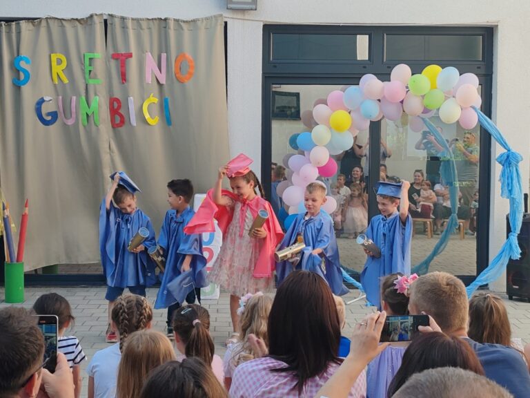 Gumbići se oprostili od svojih školaraca