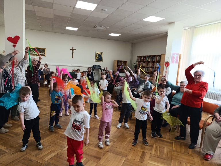 Glazbeno-sportska radionica Kornjačica i korisnika Doma za starije